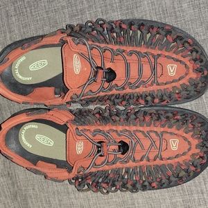 Keen antomatic footbed sandles